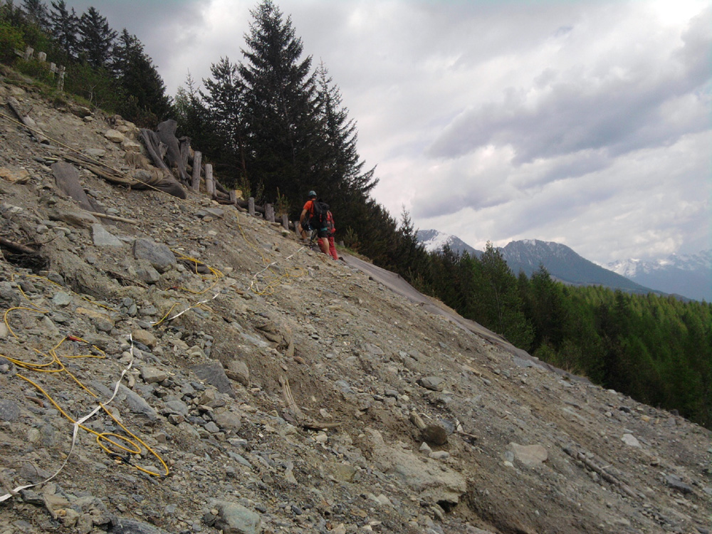 Seismic refraction for landslide controls. Switzerland spring 2016.
